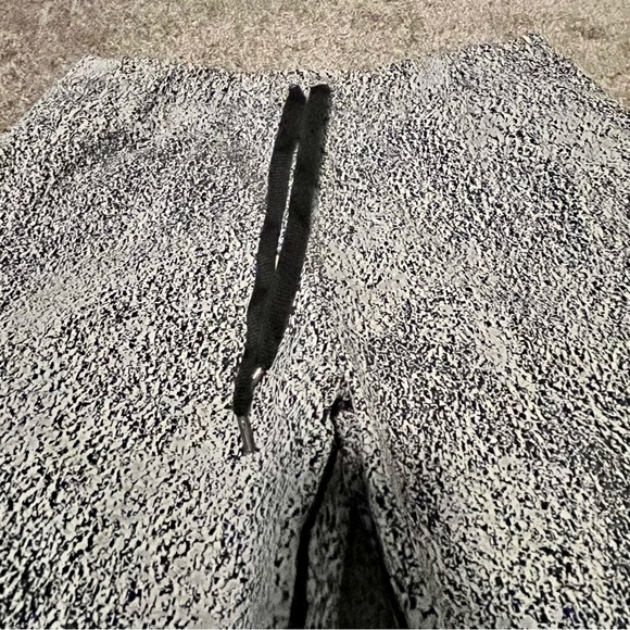 Lululemon Trouser - Picture 2 of 6